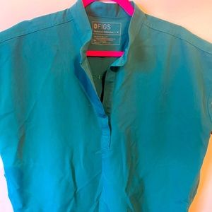 Hunter green scrub top. Medium